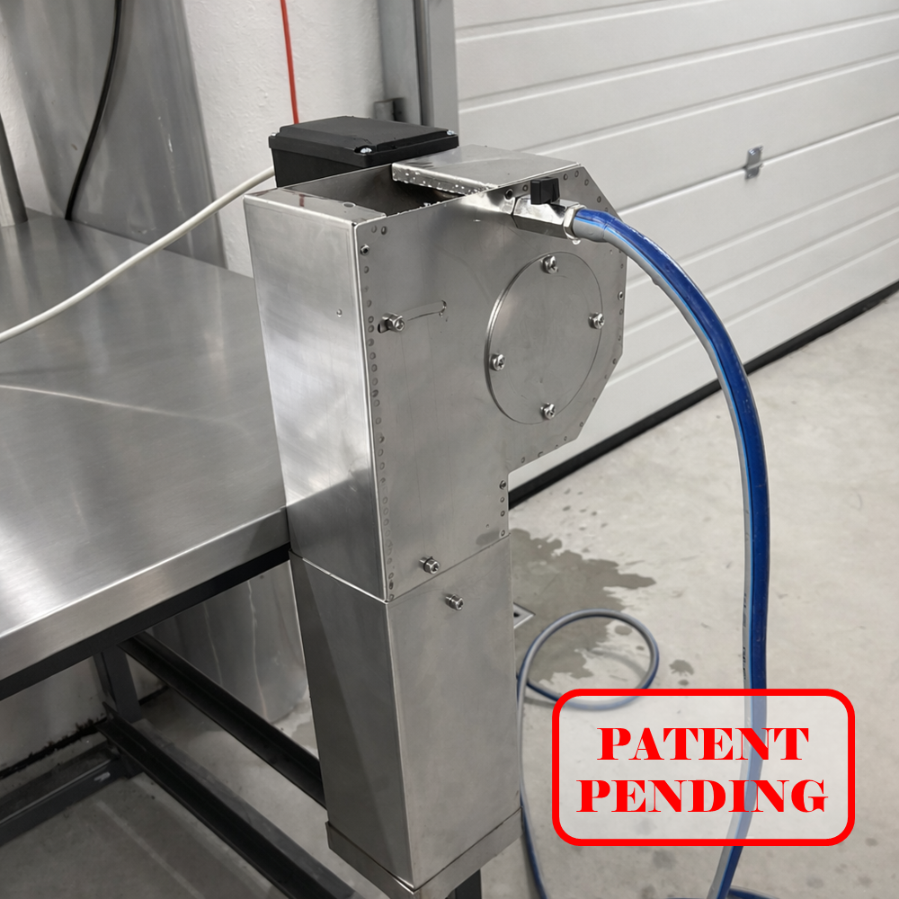 Mold cleaner for salamis, motorized brush for cleaning mold on salamis
